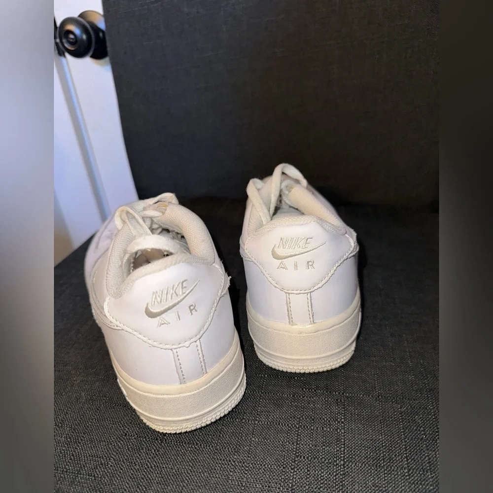 Nike Air Force 1‎ Size 6.5Y White Sneakers